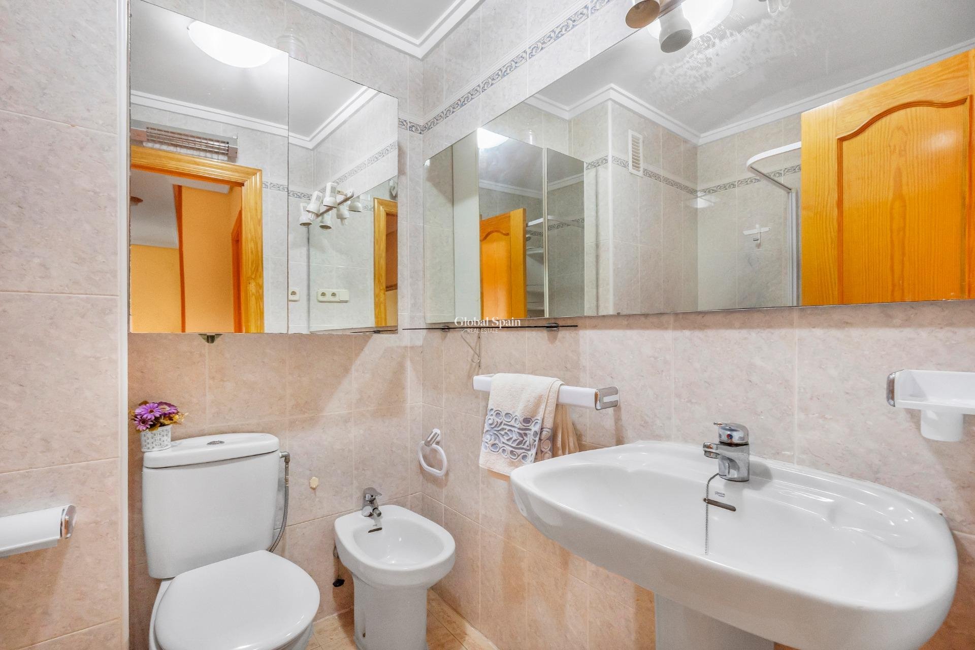 Wiederverkauf - WOHNUNG -
TORREVIEJA - Playa del cura