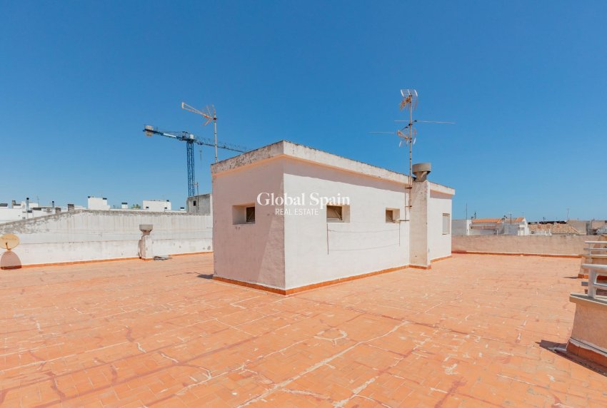 Wiederverkauf - WOHNUNG -
TORREVIEJA - Playa del cura