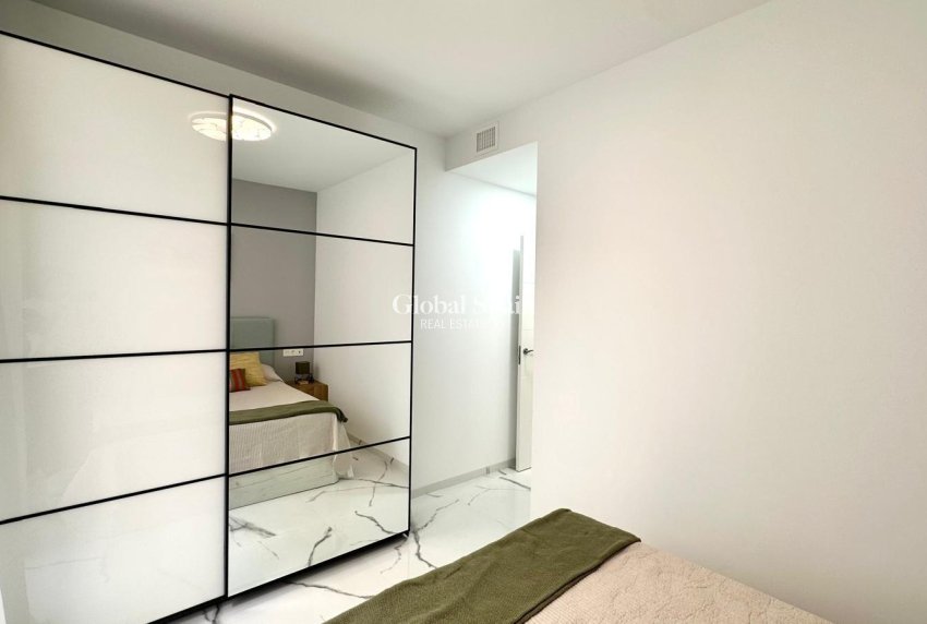 Wiederverkauf - WOHNUNG -
TORREVIEJA - Playa del Cura