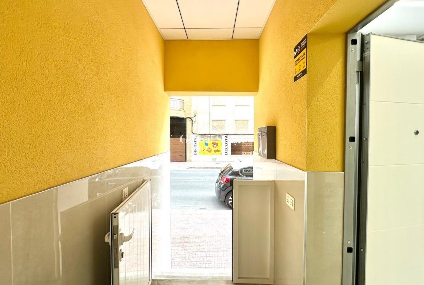 Wiederverkauf - WOHNUNG -
TORREVIEJA - Playa del Cura