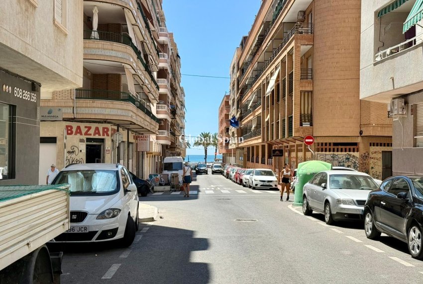 Wiederverkauf - WOHNUNG -
TORREVIEJA - Playa del Cura