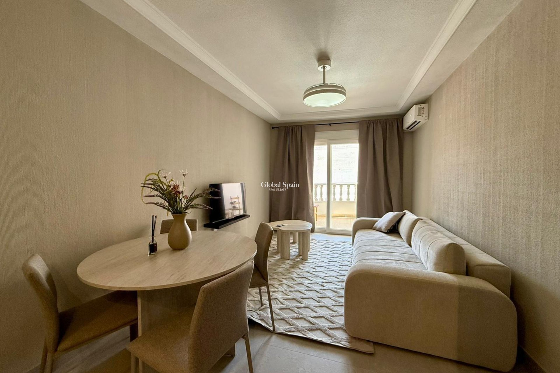 Wiederverkauf - WOHNUNG -
TORREVIEJA - Playa del Cura