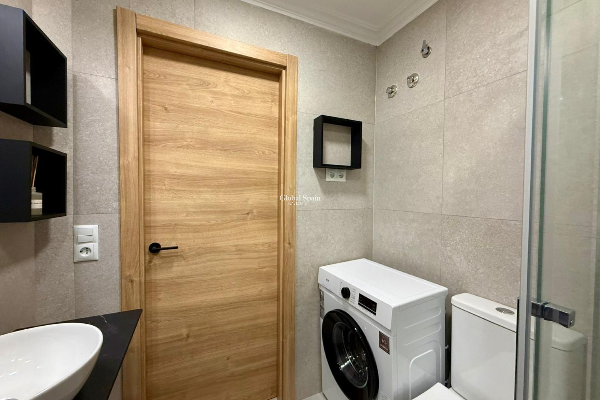 Wiederverkauf - WOHNUNG -
TORREVIEJA - Playa del Cura