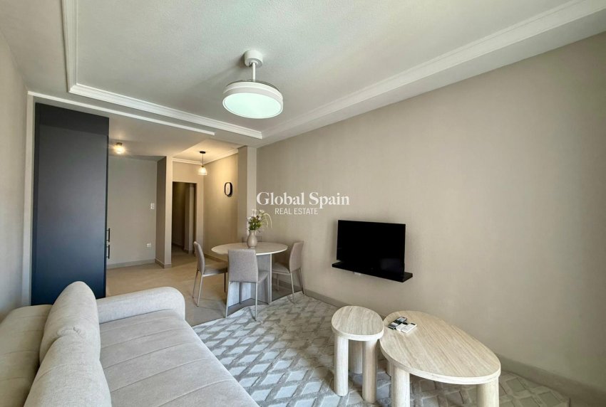 Wiederverkauf - WOHNUNG -
TORREVIEJA - Playa del Cura