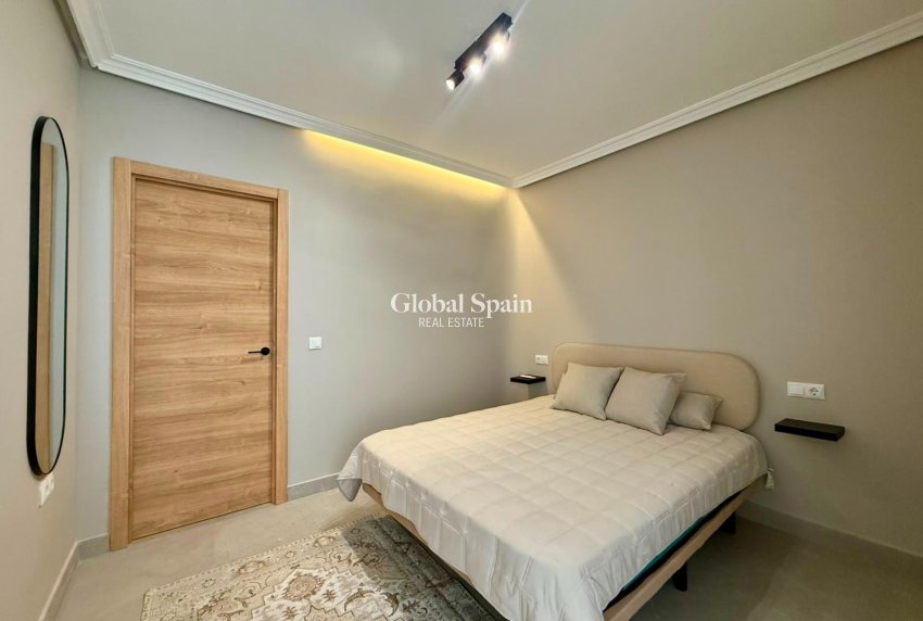 Wiederverkauf - WOHNUNG -
TORREVIEJA - Playa del Cura