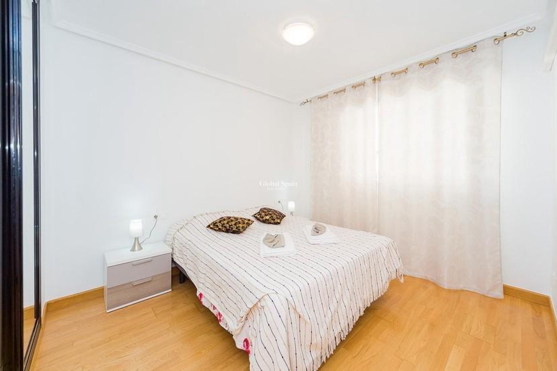 Wiederverkauf - WOHNUNG -
TORREVIEJA - Playa del Cura