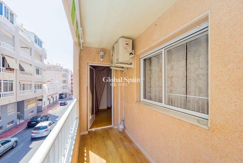 Wiederverkauf - WOHNUNG -
TORREVIEJA - Playa del Cura