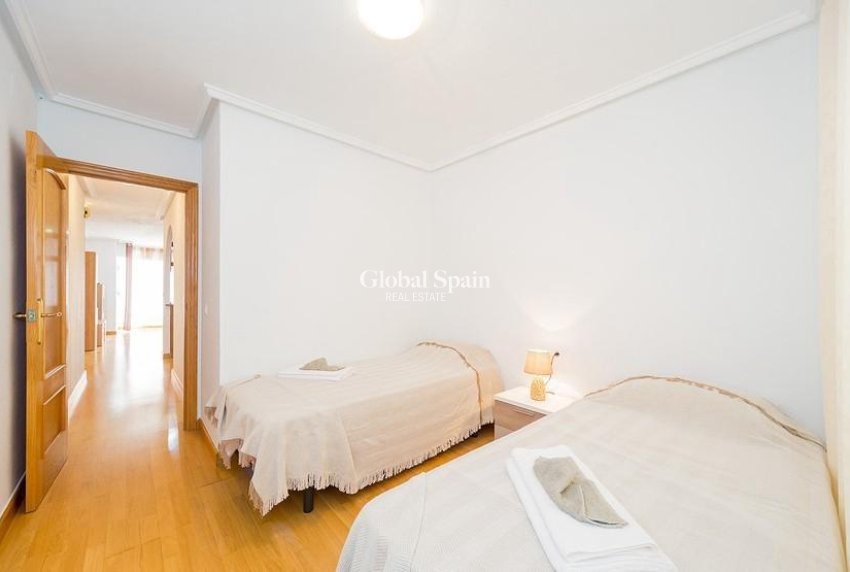 Wiederverkauf - WOHNUNG -
TORREVIEJA - Playa del Cura