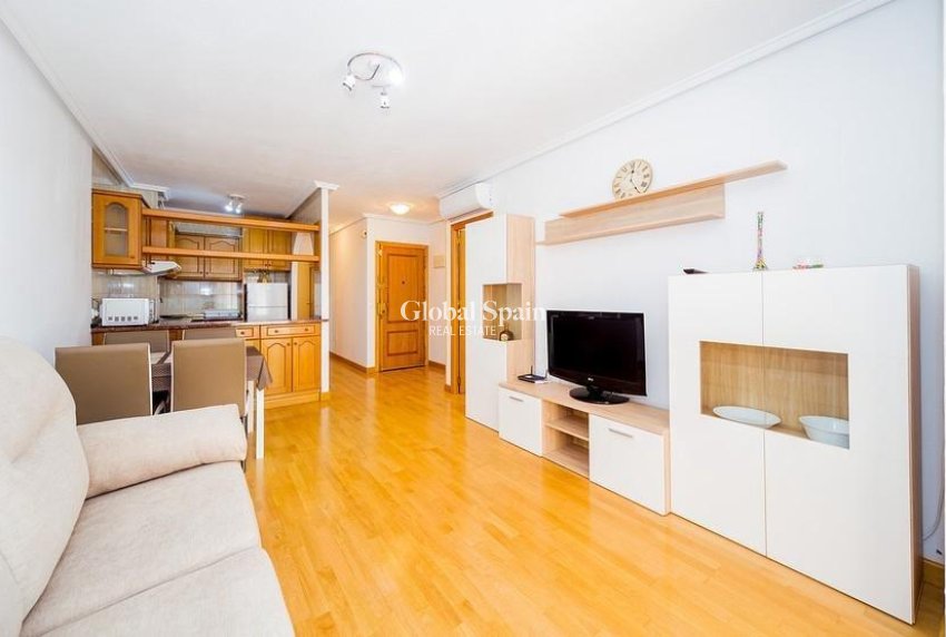 Wiederverkauf - WOHNUNG -
TORREVIEJA - Playa del Cura