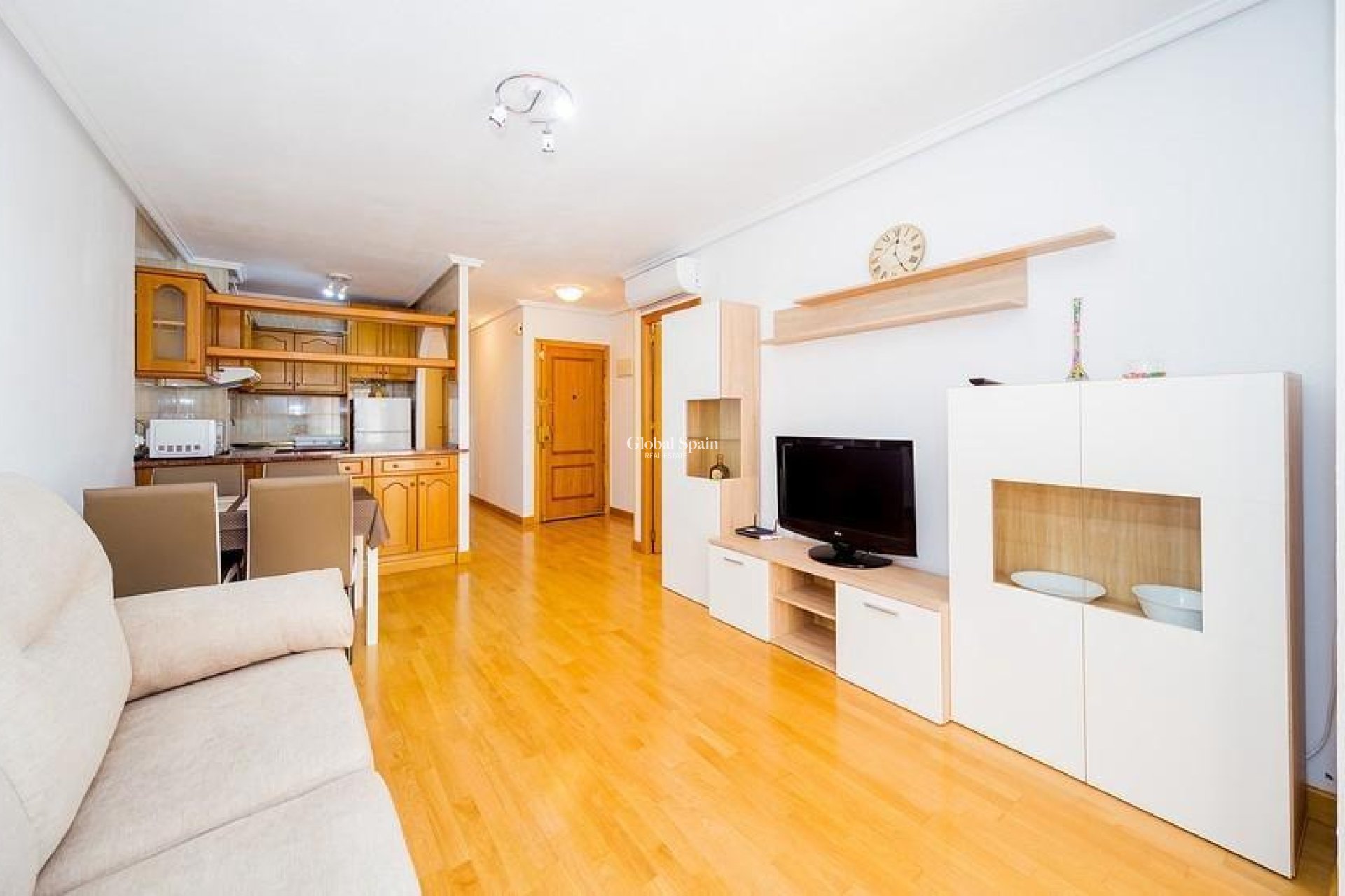 Wiederverkauf - WOHNUNG -
TORREVIEJA - Playa del Cura