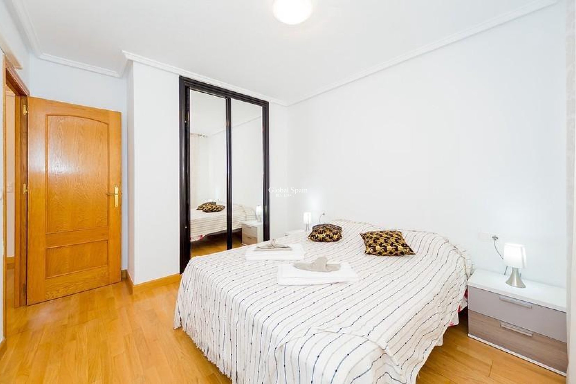 Wiederverkauf - WOHNUNG -
TORREVIEJA - Playa del Cura