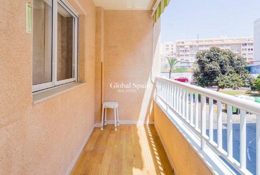 Wiederverkauf - WOHNUNG -
TORREVIEJA - Playa del Cura