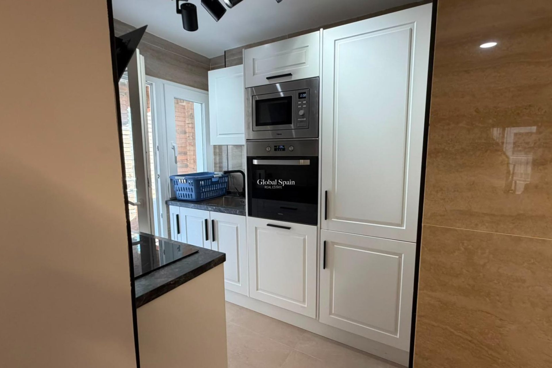 Wiederverkauf - WOHNUNG -
TORREVIEJA - Playa del Cura