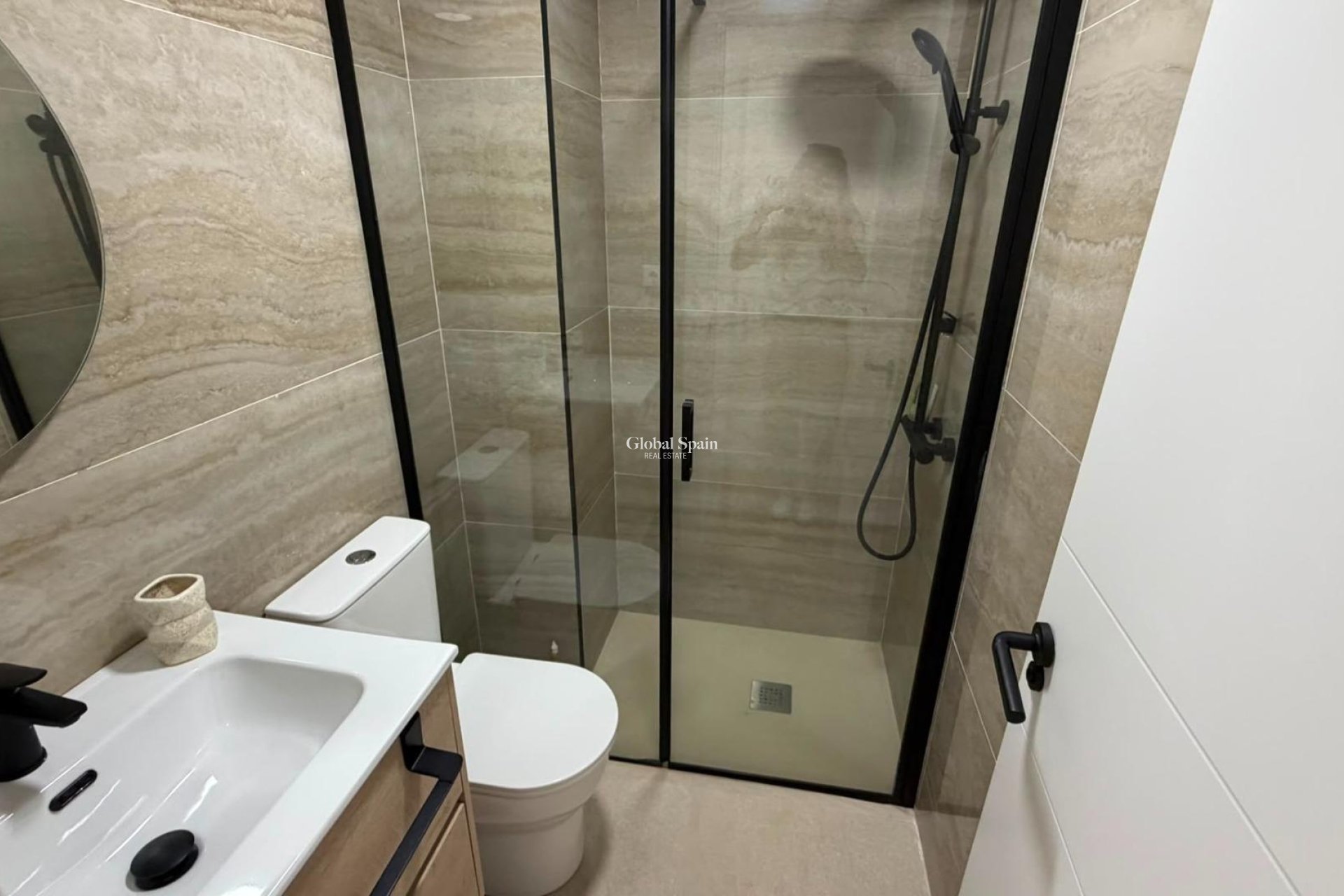 Wiederverkauf - WOHNUNG -
TORREVIEJA - Playa del Cura