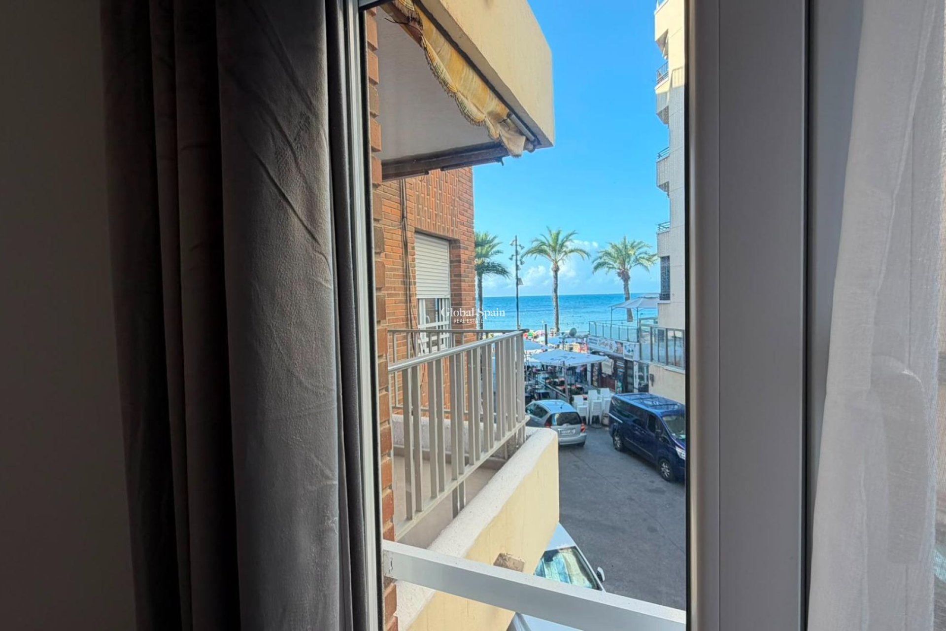 Wiederverkauf - WOHNUNG -
TORREVIEJA - Playa del Cura