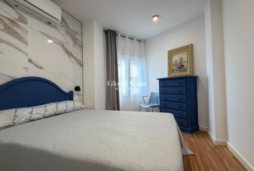 Wiederverkauf - WOHNUNG -
TORREVIEJA - Playa del Cura