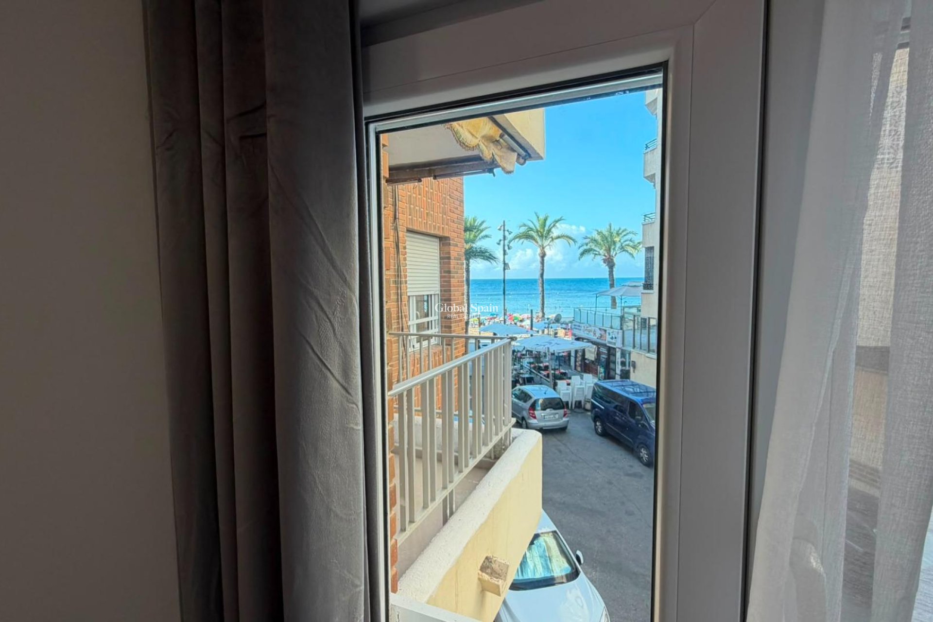 Wiederverkauf - WOHNUNG -
TORREVIEJA - Playa del Cura