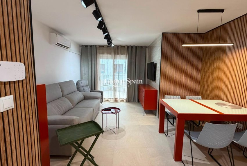 Wiederverkauf - WOHNUNG -
TORREVIEJA - Playa del Cura