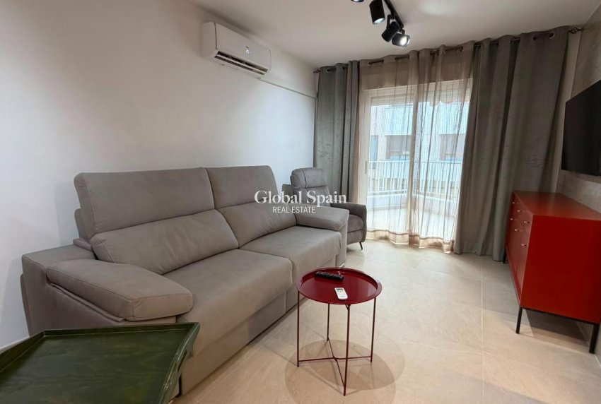 Wiederverkauf - WOHNUNG -
TORREVIEJA - Playa del Cura