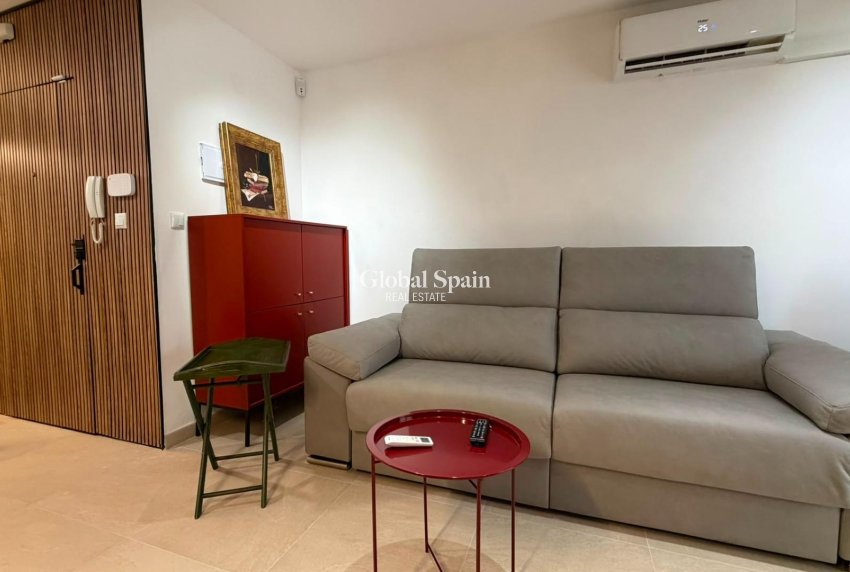 Wiederverkauf - WOHNUNG -
TORREVIEJA - Playa del Cura