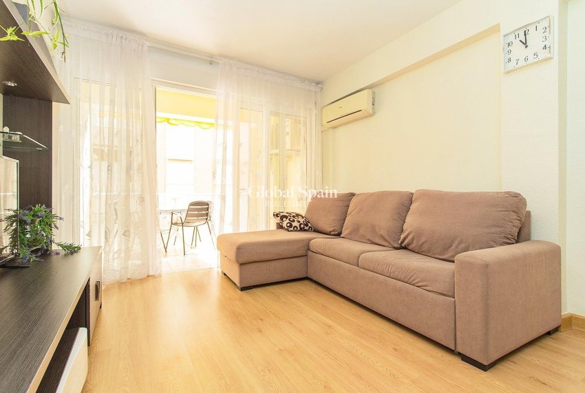 Wiederverkauf - WOHNUNG -
TORREVIEJA - Playa del Cura
