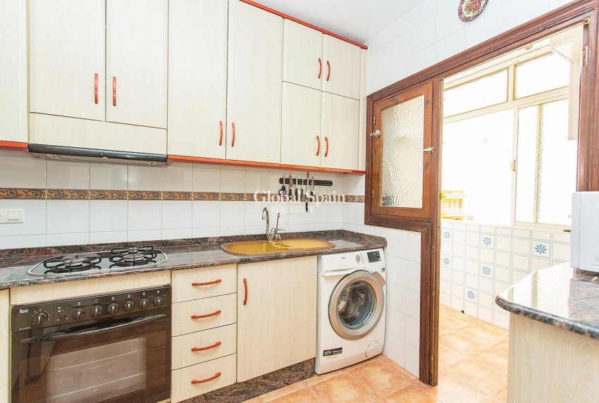 Wiederverkauf - WOHNUNG -
TORREVIEJA - Playa del Cura