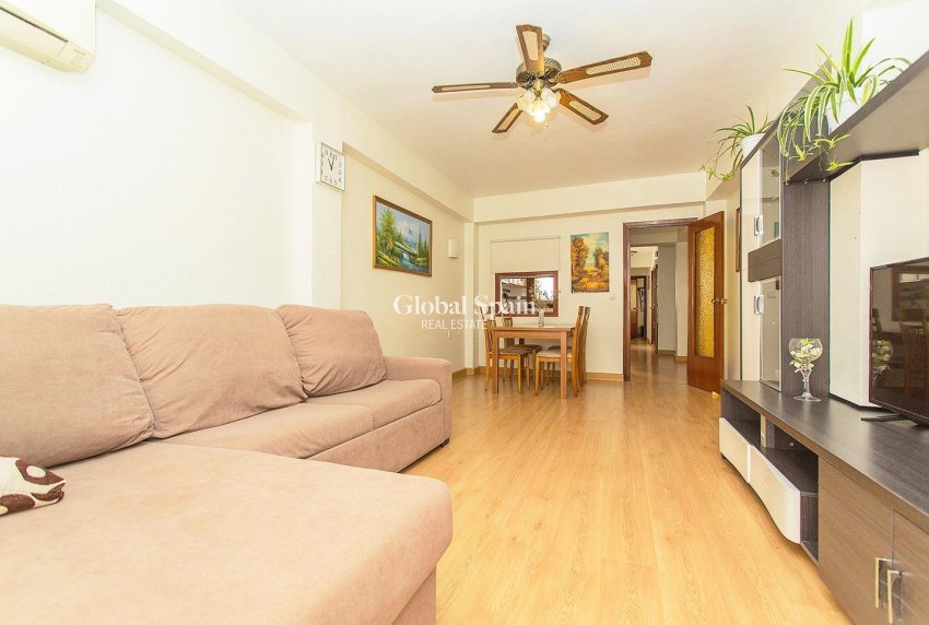 Wiederverkauf - WOHNUNG -
TORREVIEJA - Playa del Cura