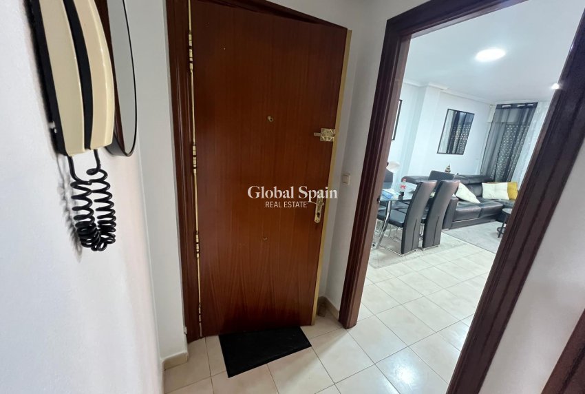 Wiederverkauf - WOHNUNG -
TORREVIEJA - Playa del Cura
