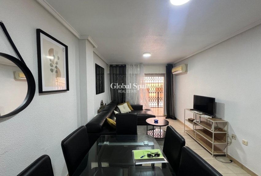 Wiederverkauf - WOHNUNG -
TORREVIEJA - Playa del Cura
