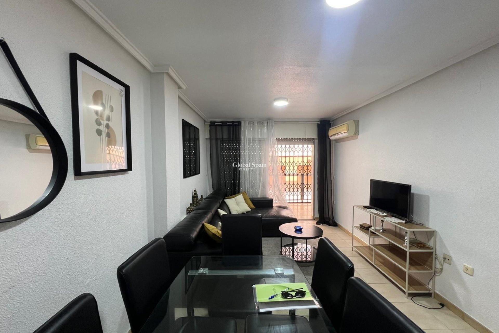 Wiederverkauf - WOHNUNG -
TORREVIEJA - Playa del Cura