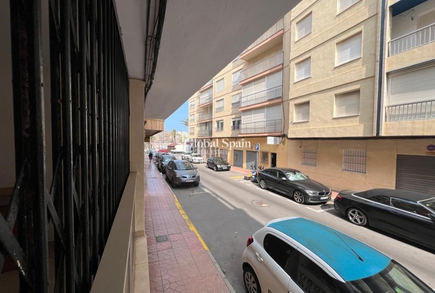 Wiederverkauf - WOHNUNG -
TORREVIEJA - Playa del Cura