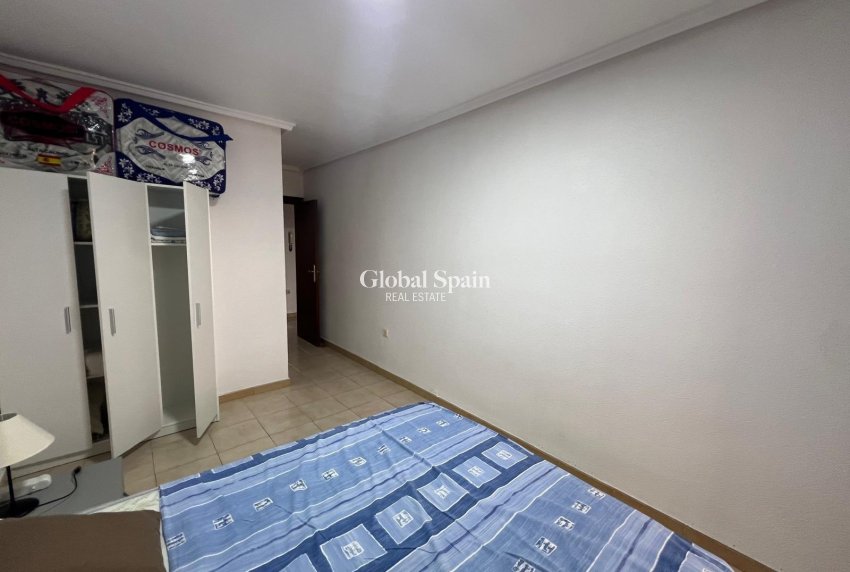 Wiederverkauf - WOHNUNG -
TORREVIEJA - Playa del Cura