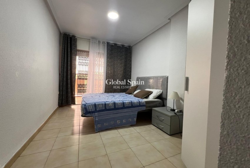 Wiederverkauf - WOHNUNG -
TORREVIEJA - Playa del Cura
