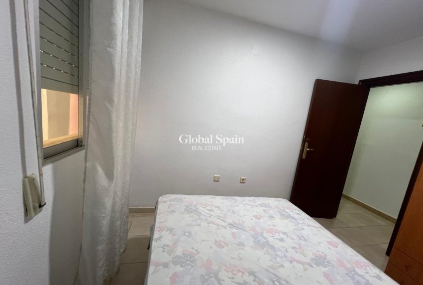 Wiederverkauf - WOHNUNG -
TORREVIEJA - Playa del Cura