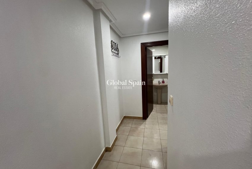 Wiederverkauf - WOHNUNG -
TORREVIEJA - Playa del Cura