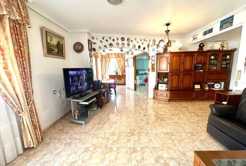 Wiederverkauf - WOHNUNG -
TORREVIEJA - Playa del Cura