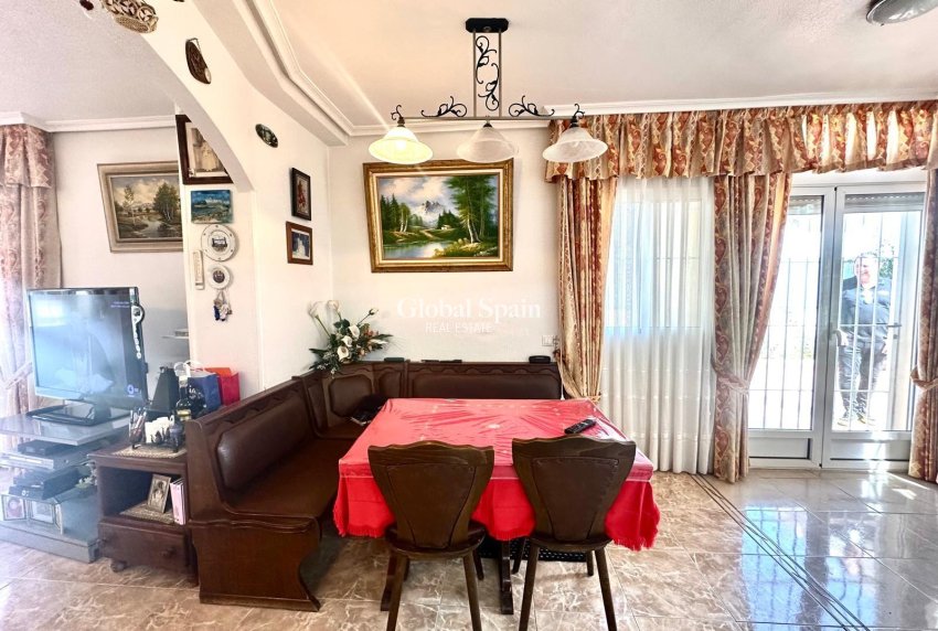 Wiederverkauf - WOHNUNG -
TORREVIEJA - Playa del Cura