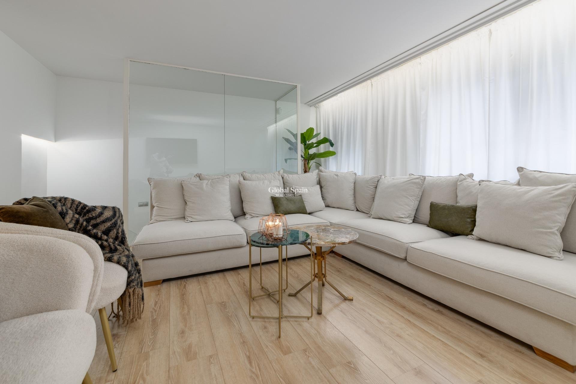 Wiederverkauf - WOHNUNG -
TORREVIEJA - Playa del Cura