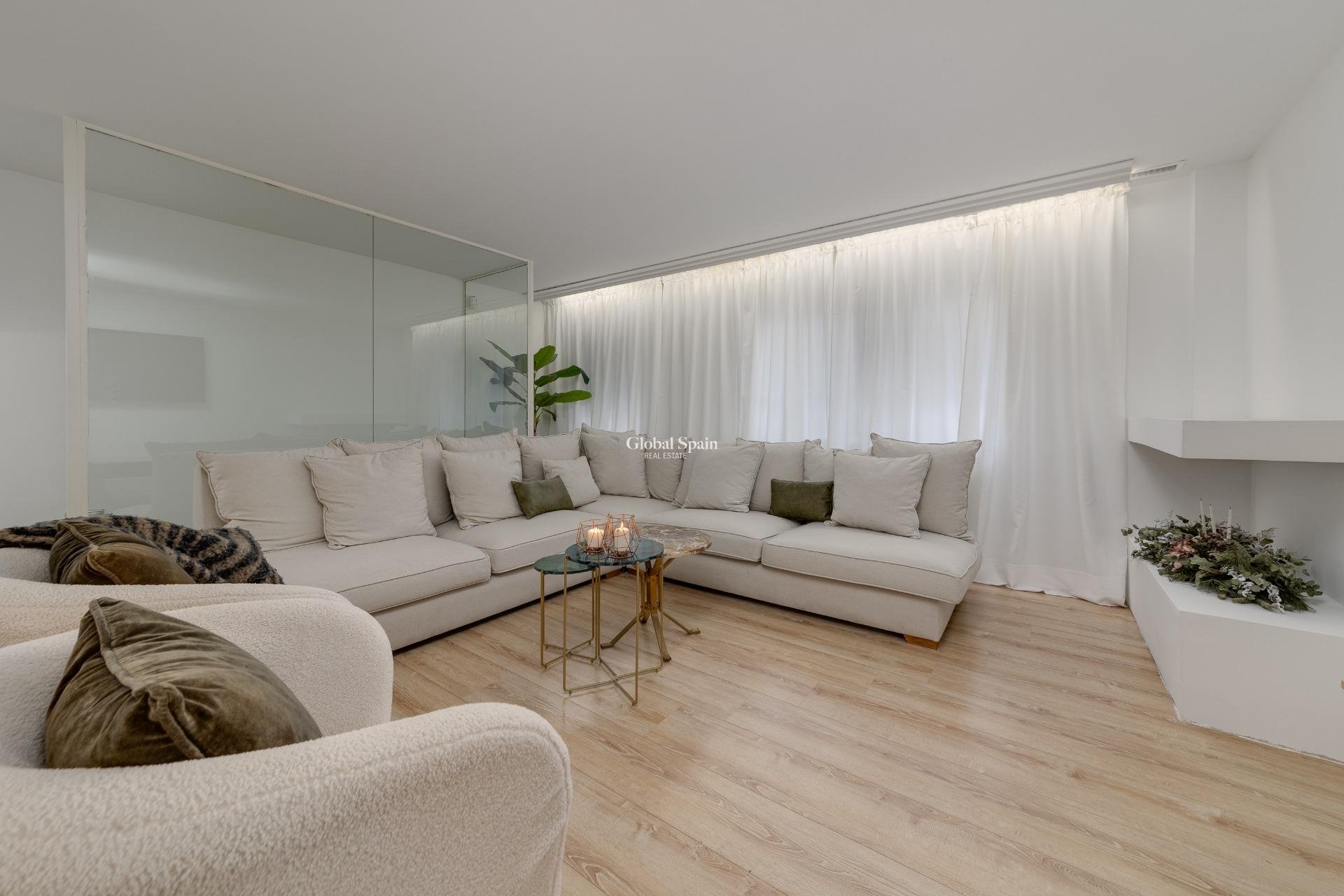 Wiederverkauf - WOHNUNG -
TORREVIEJA - Playa del Cura