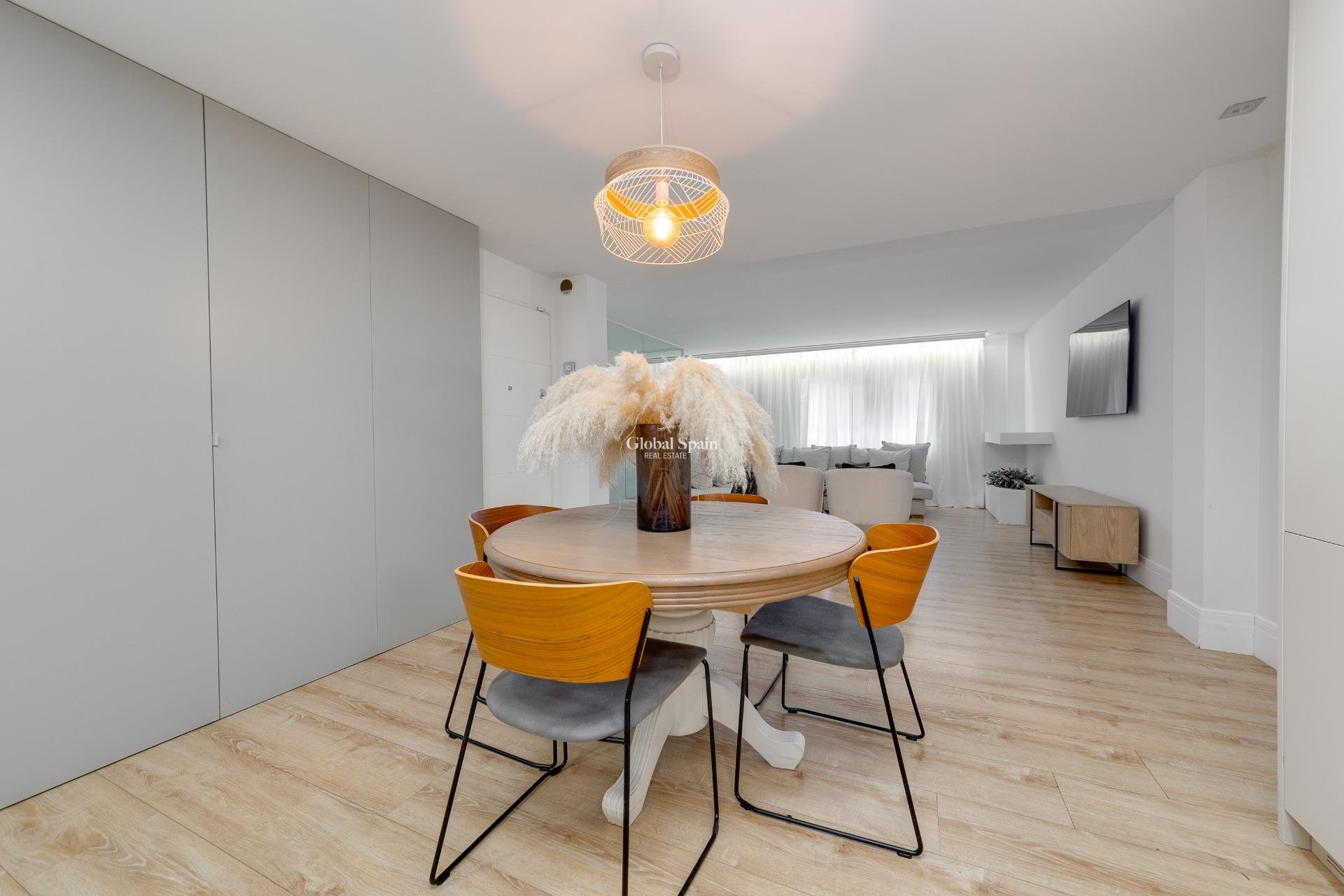 Wiederverkauf - WOHNUNG -
TORREVIEJA - Playa del Cura