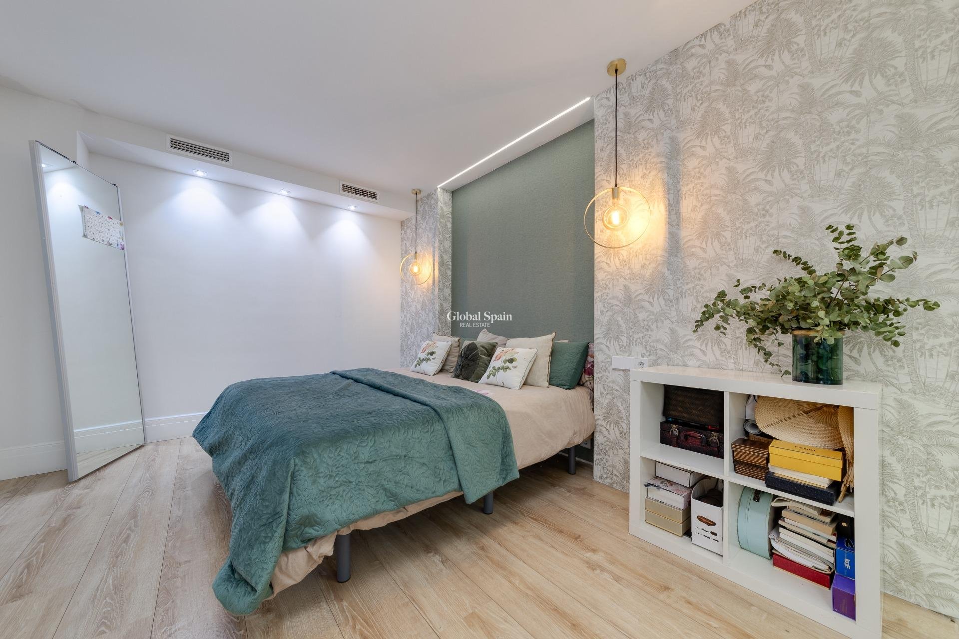 Wiederverkauf - WOHNUNG -
TORREVIEJA - Playa del Cura
