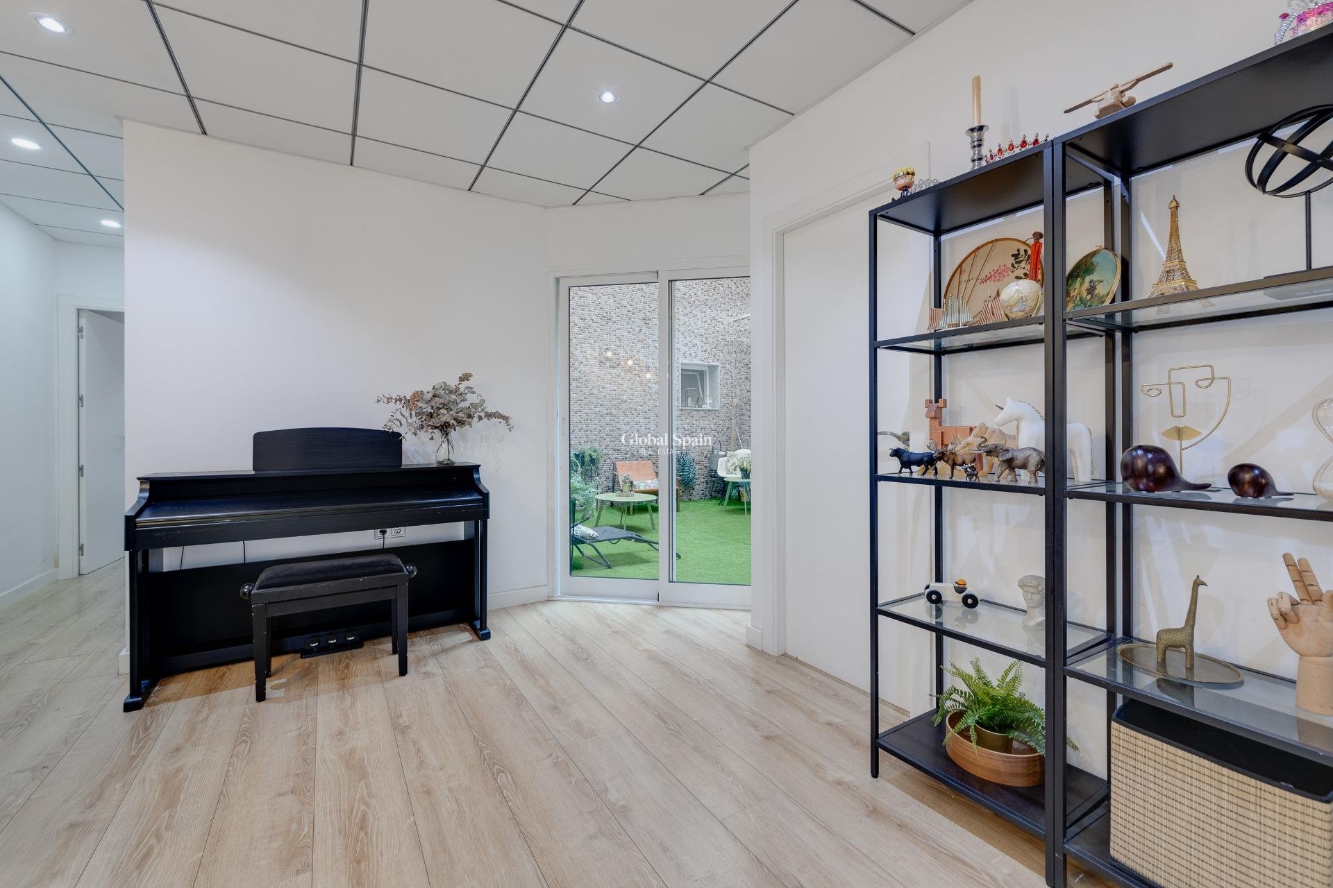 Wiederverkauf - WOHNUNG -
TORREVIEJA - Playa del Cura