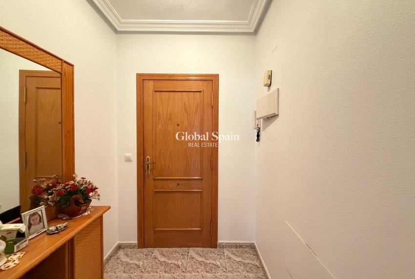 Wiederverkauf - WOHNUNG -
TORREVIEJA - Playa del Cura