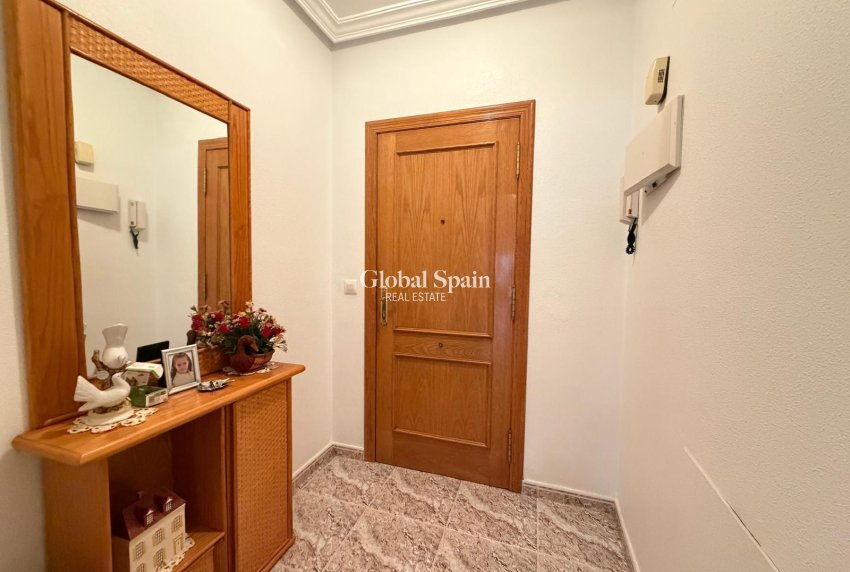 Wiederverkauf - WOHNUNG -
TORREVIEJA - Playa del Cura