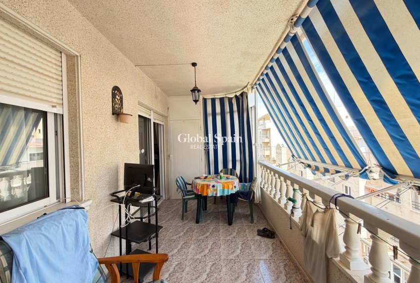 Wiederverkauf - WOHNUNG -
TORREVIEJA - Playa del Cura