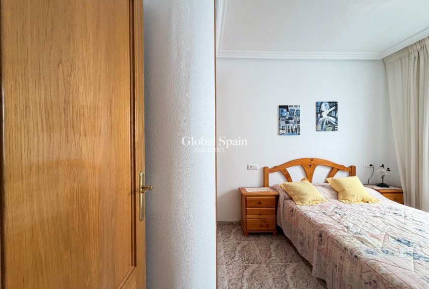 Wiederverkauf - WOHNUNG -
TORREVIEJA - Playa del Cura