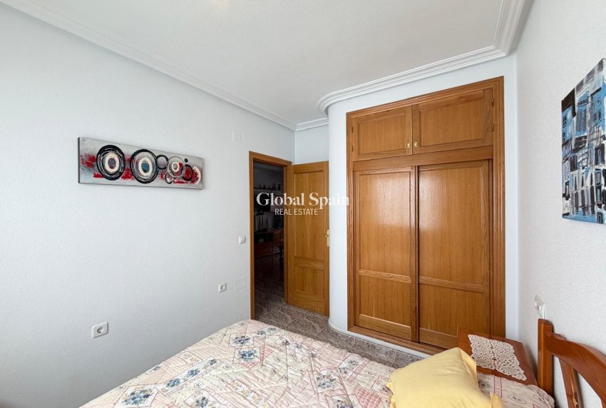 Wiederverkauf - WOHNUNG -
TORREVIEJA - Playa del Cura