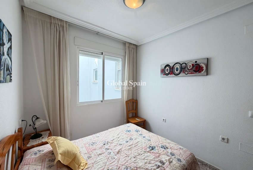 Wiederverkauf - WOHNUNG -
TORREVIEJA - Playa del Cura
