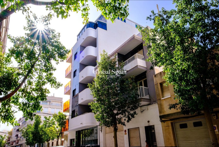 Wiederverkauf - WOHNUNG -
TORREVIEJA - Playa del Cura