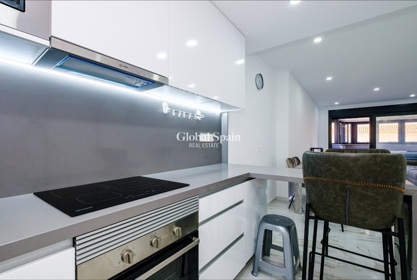 Wiederverkauf - WOHNUNG -
TORREVIEJA - Playa del Cura